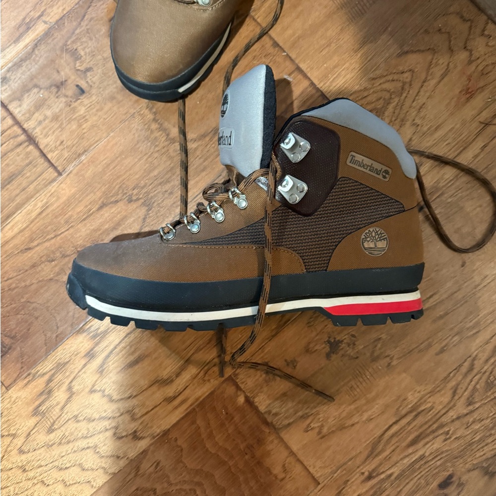 Timberland Brown and Black Boots with Padded Ankle Collar